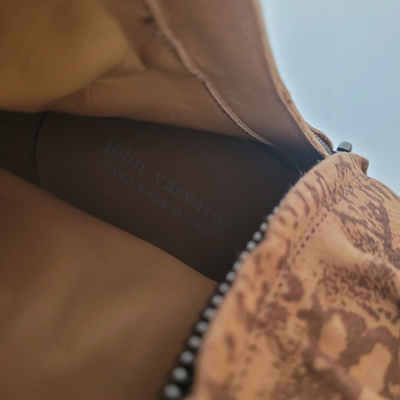 JOHN VARVATOS Morrison Sharpei Snake-Skin Motif Leather Boot - Handmade in Italy - Picture 16 of 16